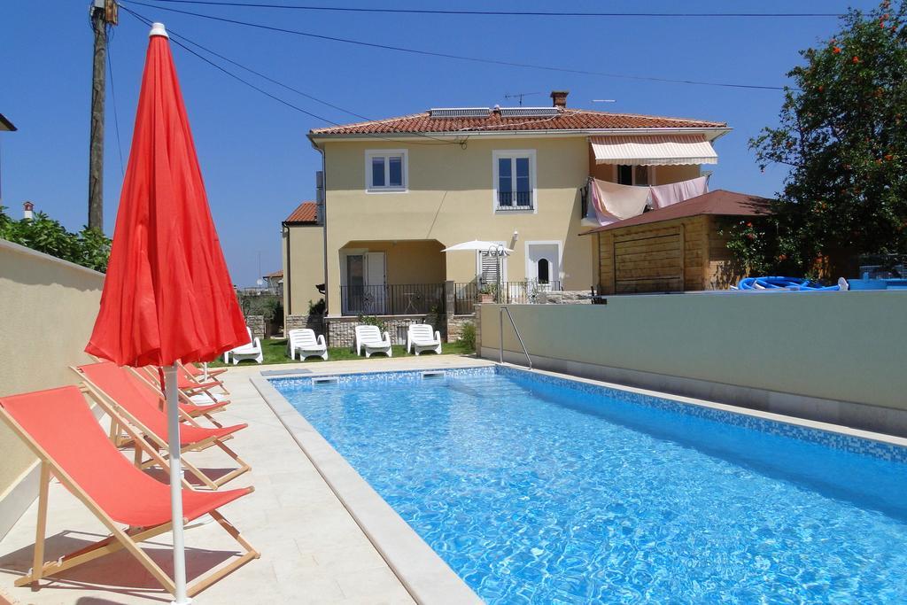 Apartments Villa Ela Умаг Екстер'єр фото