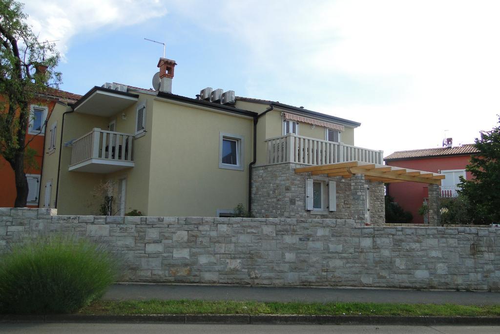 Apartments Villa Ela Умаг Екстер'єр фото